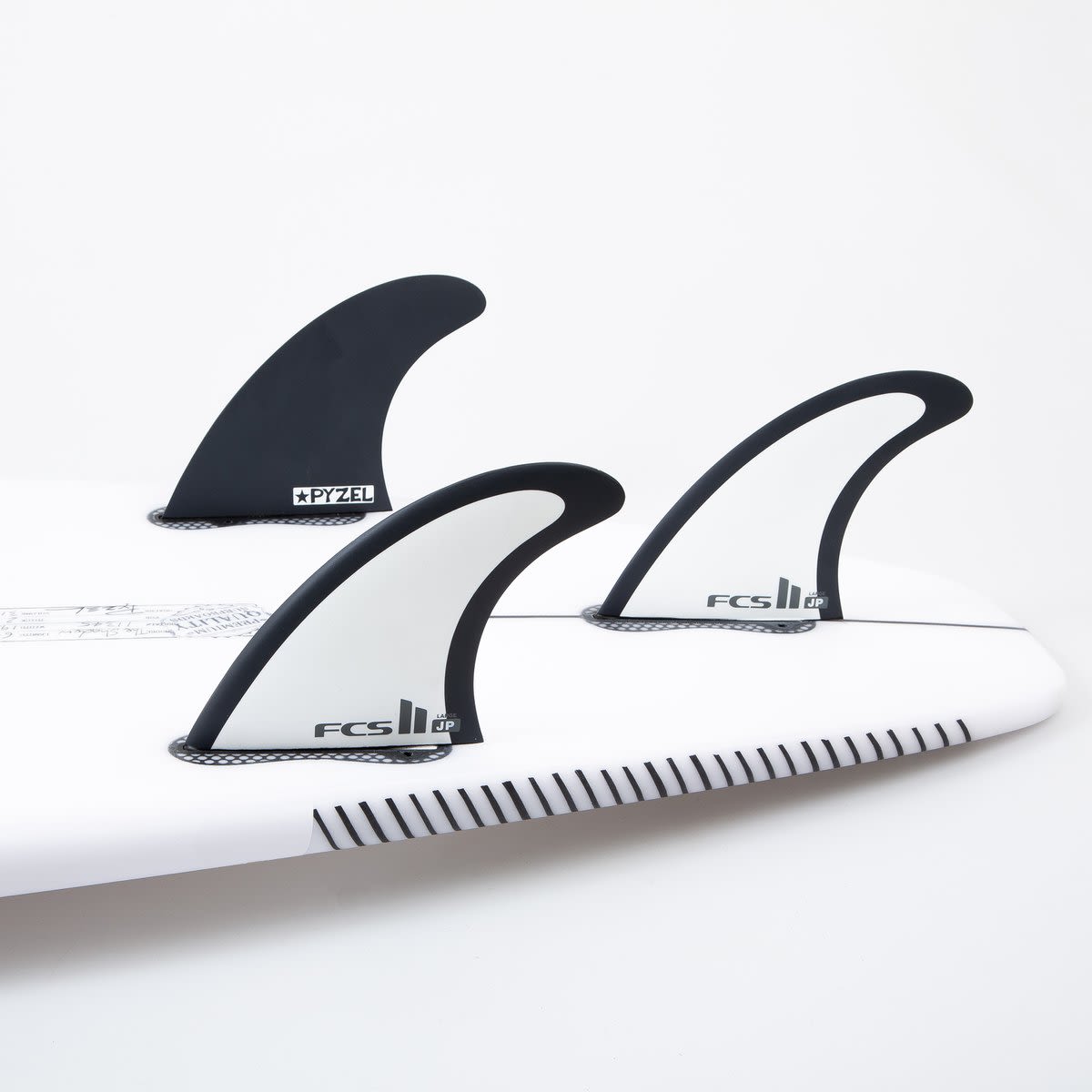 Quilla FCS II Shaper Jon Pyzel Performer PC Tri Fin Talla M